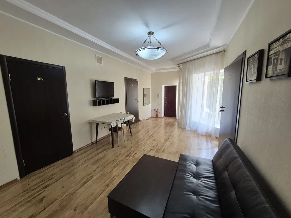 4 кімнати, вул. Дерибасівська 18, Центр Одеси